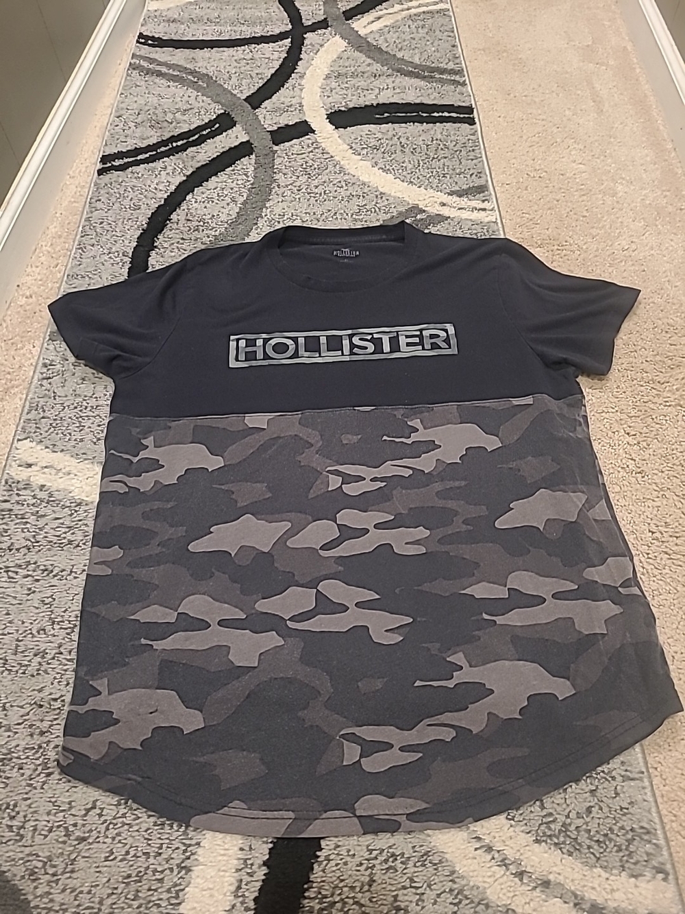 Hollister Mens XL Two Tone Camo Black Logo Tee